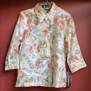 NWT Blouse. elementz. Medium
